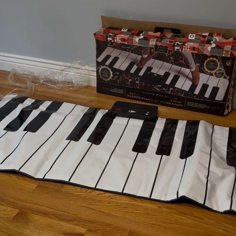FAO Schwarz Giant Piano Dance Mat - Black and White